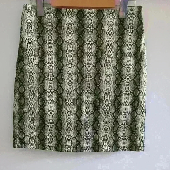 RAMISU | Women's Snake Print Faux Leather Slim High Waisted Mini  Skirt - Picture 4 of 8